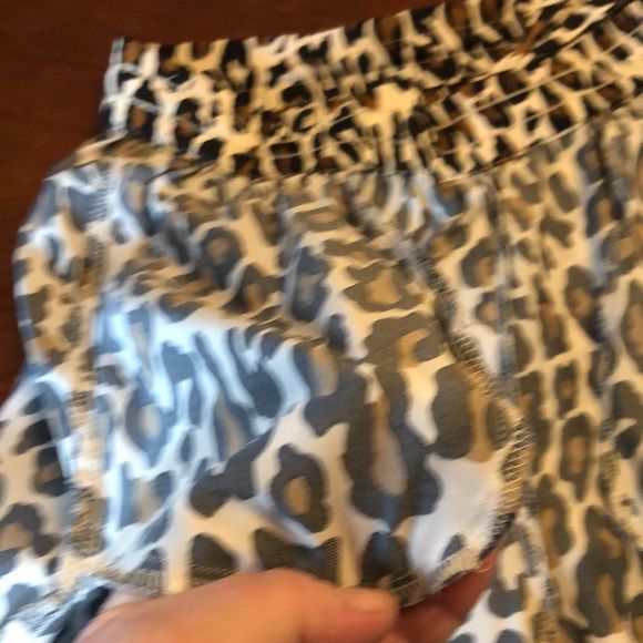 Banana Republic Leopard print pajamas XS coordinate set/sold as a set/ luxurious - Picture 9 of 15